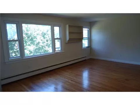 350 Boulevard East Blvd, Middletown, RI 02842 photo 7