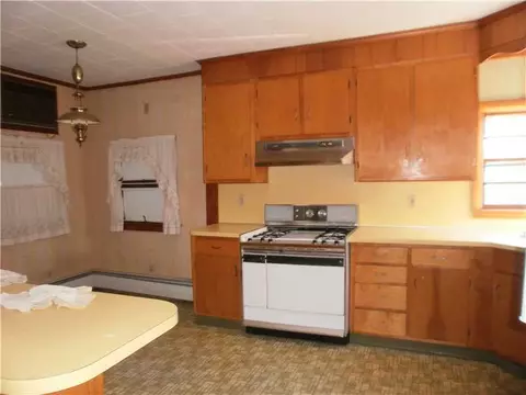 214 Jencks St, Woonsocket, RI 02895 photo 6
