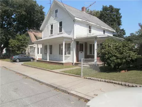 214 Jencks St, Woonsocket, RI 02895 photo 2