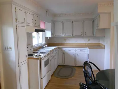 51 Ridge St, Woonsocket, RI 02895 photo 7