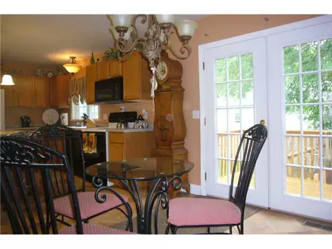 40 Wayne St, Warwick, RI 02889 photo 3