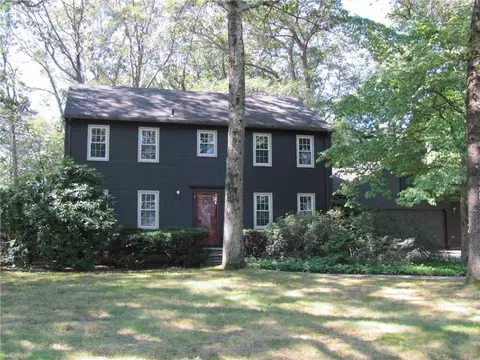 135 Hedgerow Dr, Warwick, RI 02886 photo 1