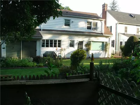 75 Gaskill St, Woonsocket, RI 02895 photo 11