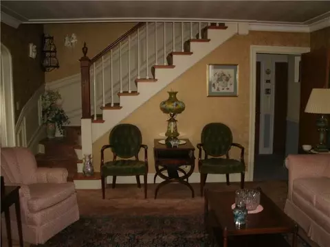 75 Gaskill St, Woonsocket, RI 02895 photo 4