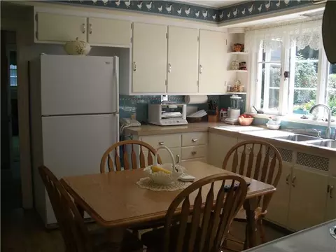 75 Gaskill St, Woonsocket, RI 02895 photo 20