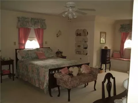 75 Gaskill St, Woonsocket, RI 02895 photo 8