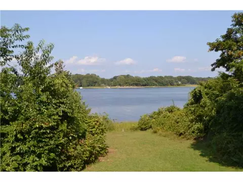 357 County Rd, Barrington, RI 02806 photo 2