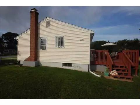 21 Riverdale Rd, Westerly, RI 02891 photo 3