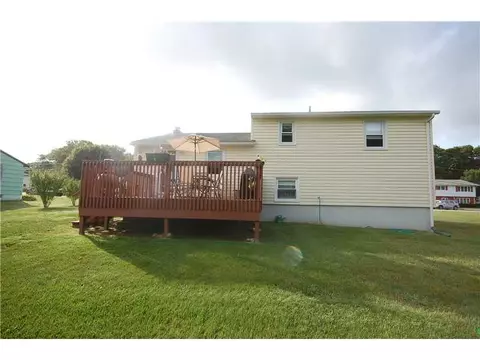 21 Riverdale Rd, Westerly, RI 02891 photo 2