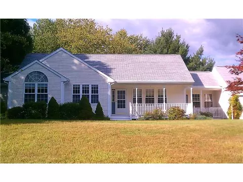 1 Hesspar Dr, Westerly, RI 02891 photo 2