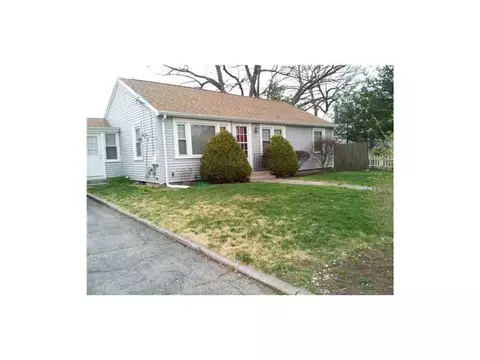 131 Brendard Ave, Warwick, RI 02889 photo 1
