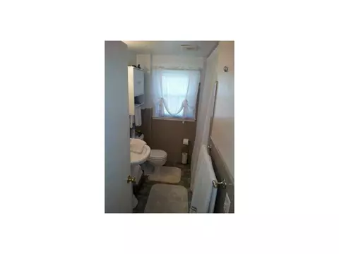 131 Brendard Ave, Warwick, RI 02889 photo 9