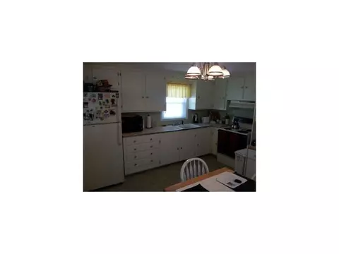 131 Brendard Ave, Warwick, RI 02889 photo 4