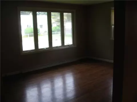 68 Model Ave, Warwick, RI 02888 photo 3