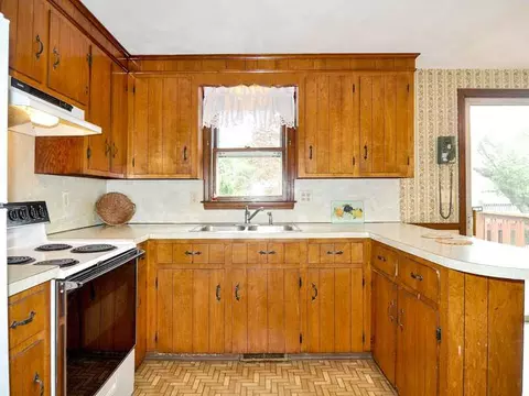 42 Ryan Ave, Warwick, RI 02889 photo 3