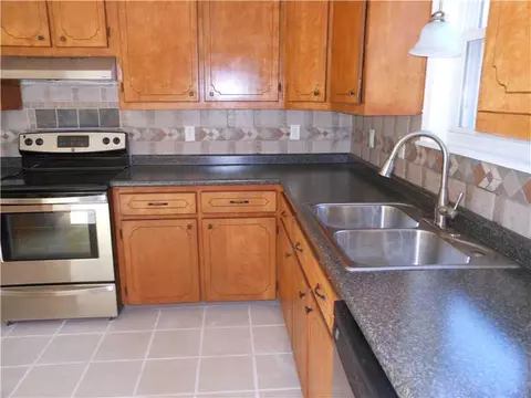 69 Obadiah Ave, Warwick, RI 02889 photo 10