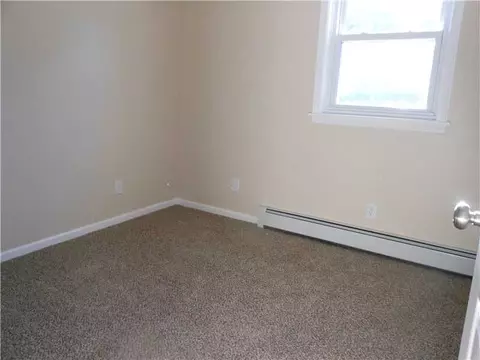 69 Obadiah Ave, Warwick, RI 02889 photo 8