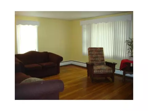39 Lufkin Ct, Warwick, RI 02888 photo 4
