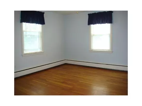 39 Lufkin Ct, Warwick, RI 02888 photo 5