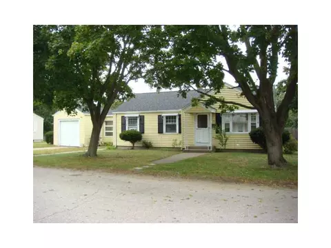 39 Lufkin Ct, Warwick, RI 02888 photo 1
