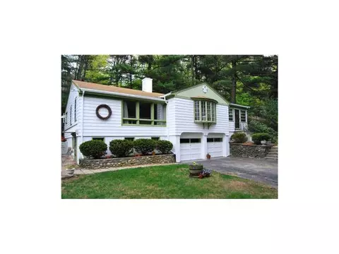 37 Rainbow Rd, Glocester, RI 02814 photo 1
