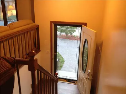 58 Larkin Ave, Warwick, RI 02886 photo 2