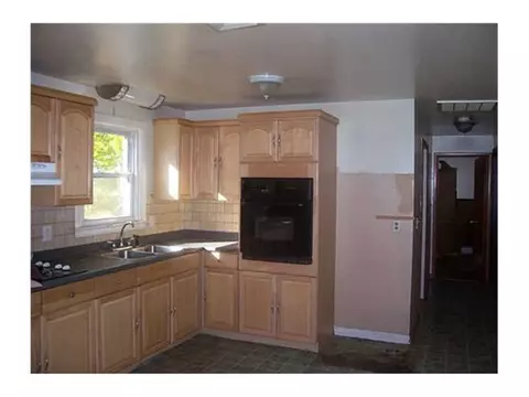 59 Arnold Rd, Coventry, RI 02816 photo 3