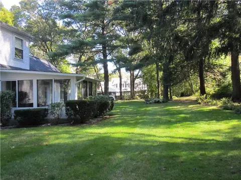 36 Bruce Ln, Warwick, RI 02886 photo 4