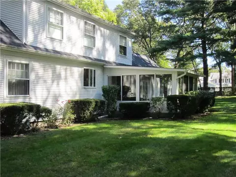36 Bruce Ln, Warwick, RI 02886 photo 3