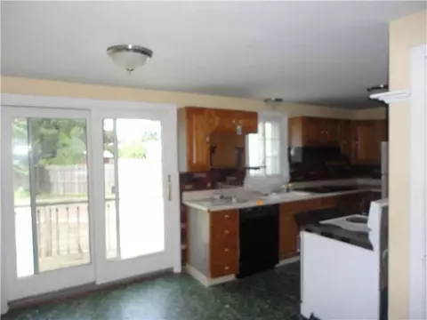 52 Waycross Dr, Warwick, RI 02888 photo 3