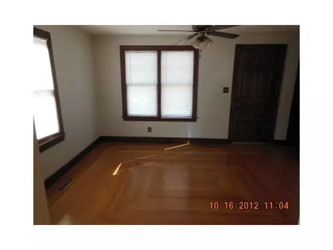96 Lydia Ave, Woonsocket, RI 02895 photo 3