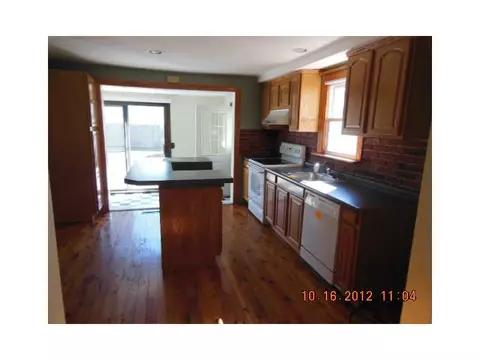 96 Lydia Ave, Woonsocket, RI 02895 photo 5