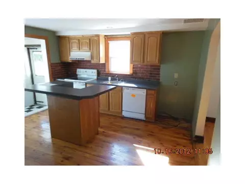 96 Lydia Ave, Woonsocket, RI 02895 photo 6