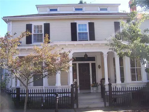 4 Lyndon St, Warren, RI 02885 photo 1