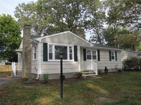 103 Asylum Rd, Warwick, RI 02886 photo 1
