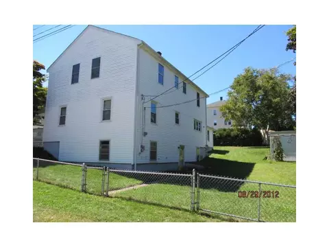 392 Mowry St, Woonsocket, RI 02895 photo 3