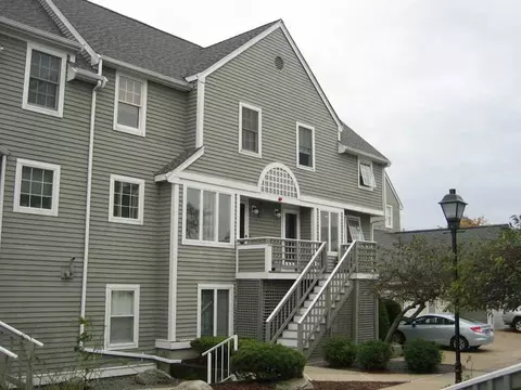 700 Shore Dr #805, Fall River, MA 02721 photo 1