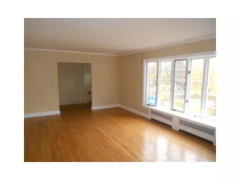 47 Gaskill St, Woonsocket, RI 02895 photo 3