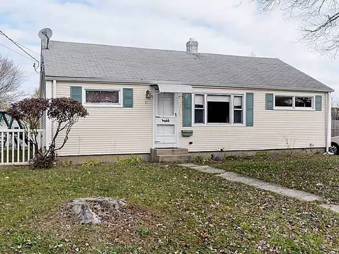 31 Parade Rd, Warwick, RI 02886 photo 1