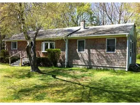 16 Maple Rd, Warren, RI 02885 photo 2