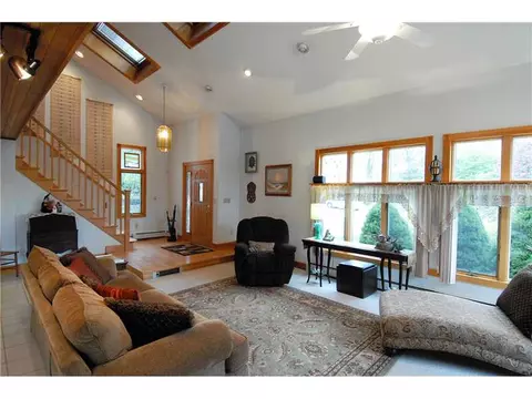 37 Edgewood Ave, Westerly, RI 02891 photo 5