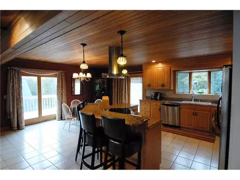 37 Edgewood Ave, Westerly, RI 02891 photo 4