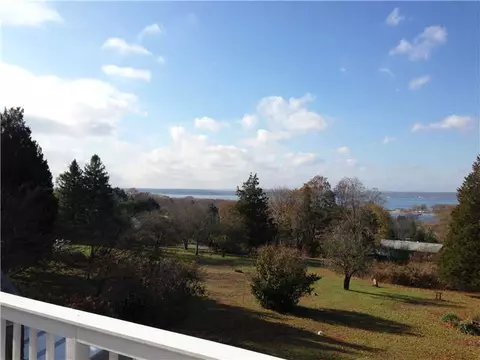 55 Balcom Ave, Warwick, RI 02889 photo 1