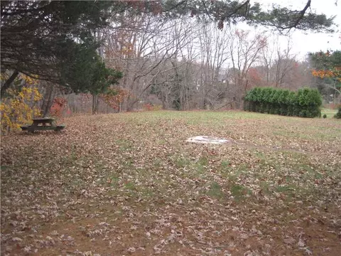 109 Hardig Rd, Warwick, RI 02886 photo 2