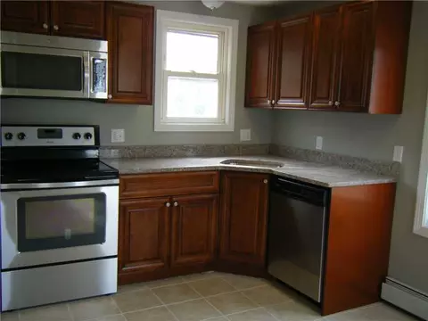 16 Oakside St, Warwick, RI 02889 photo 3