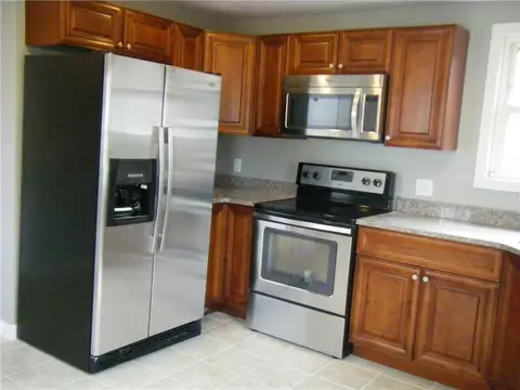 16 Oakside St, Warwick, RI 02889 photo 2