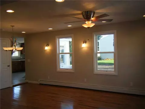 16 Oakside St, Warwick, RI 02889 photo 4