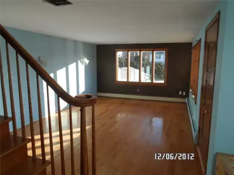 1354 Mendon Rd, Woonsocket, RI 02895 photo 4