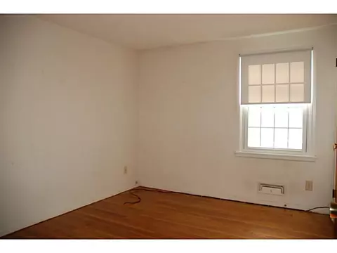 2 Fenwick Rd, East Providence, RI 02915 photo 9