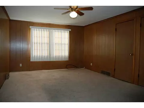 2 Fenwick Rd, East Providence, RI 02915 photo 11